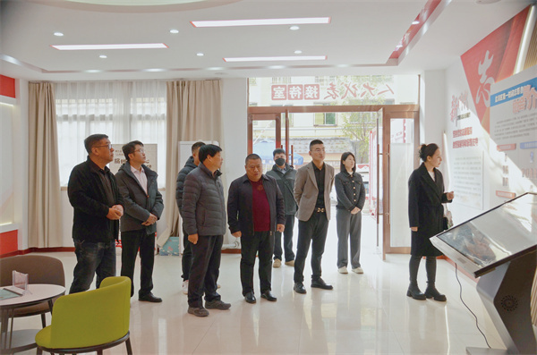 运城市新联会“益启爱”公益分会 赴第一时间志愿者协会参观学习